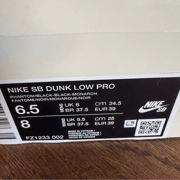 Nike SB Safari Dunks, size men’s 6.5, women’s 8, with box - Picture 6 of 6